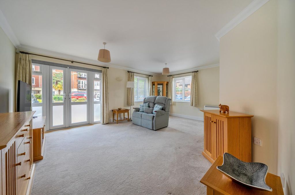 Property photo 2 of 17 1389217-16-693Fd95B2A6Bd.Jpg