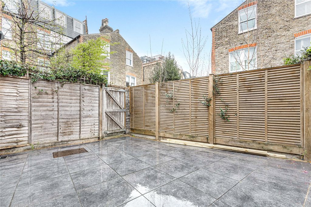 Property photo 3 of 9