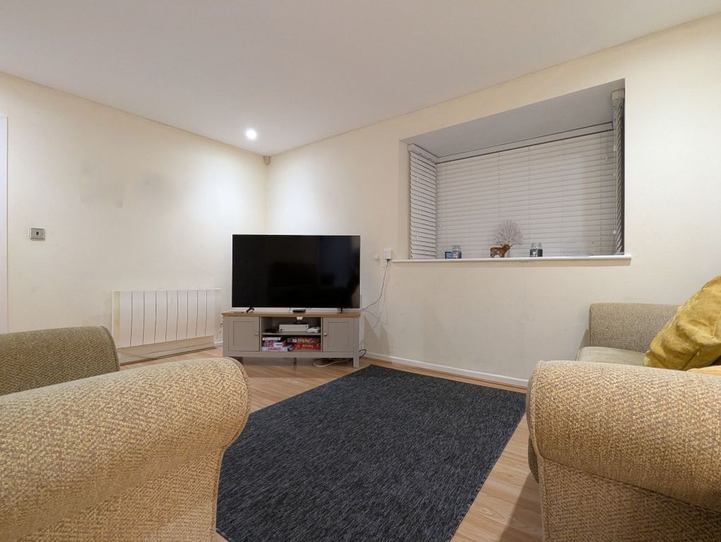 Property photo 3 of 11 Photograph 3