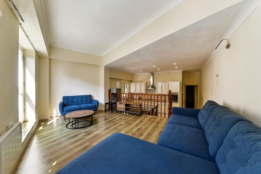 Property photo 2 of 12 Image