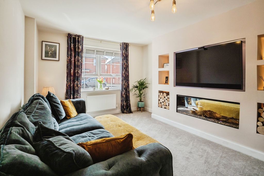 Property photo 2 of 20 Em120070