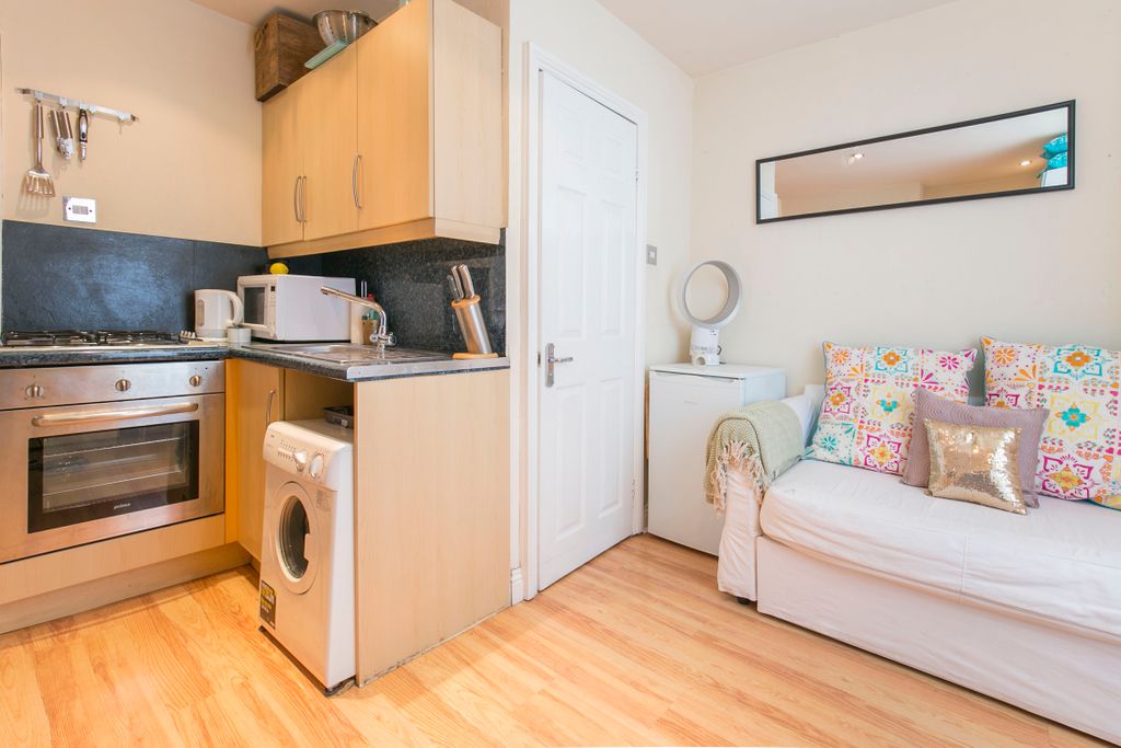 Property photo 2 of 7