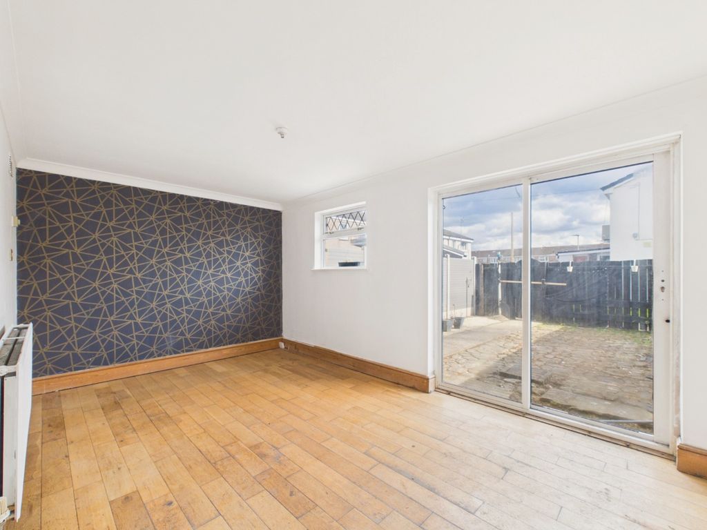 Property photo 3 of 11 5293046