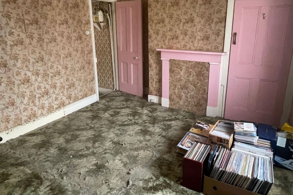 Property photo 3 of 10 45 Purrett Road, Plumstead, London Se18 1Jr