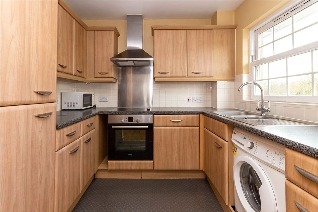 Property photo 3 of 9 Picture No. 14