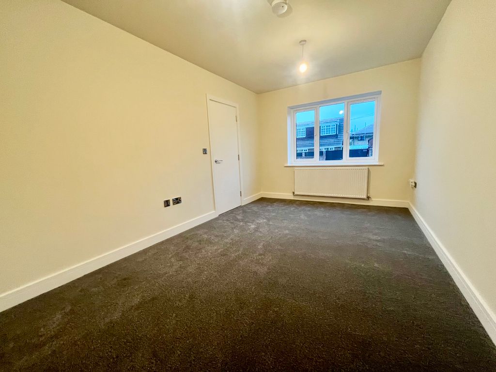 Property photo 3 of 14 Bathroom