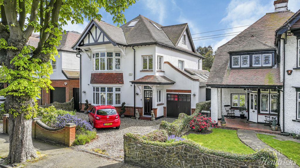 Property photo 1 of 41