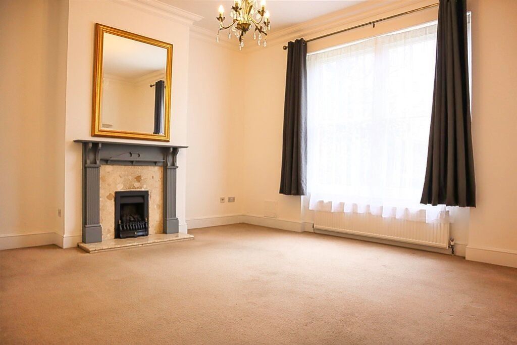 Property photo 2 of 9 Lounge