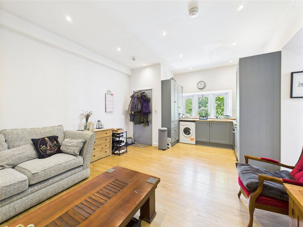 Property photo 2 of 15 Picture No. 09