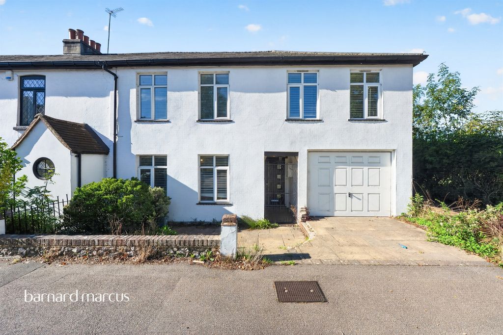 Property photo 1 of 26