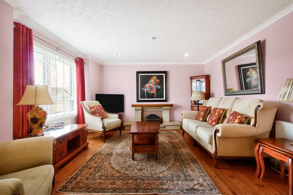 Property photo 3 of 13