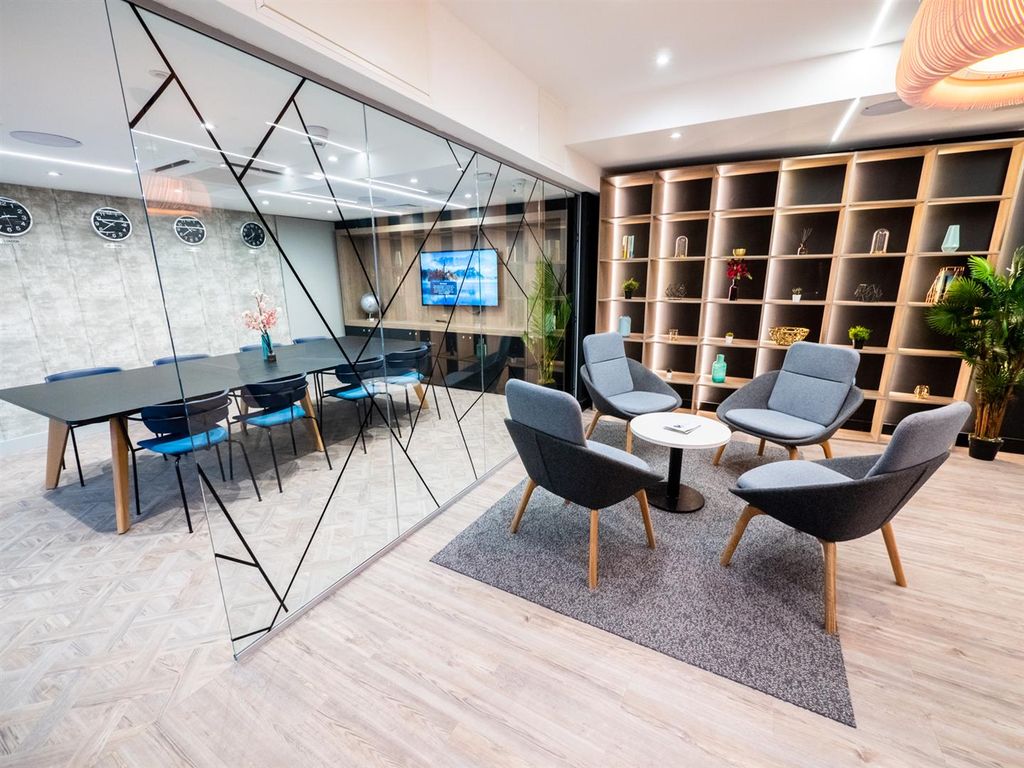 Property photo 1 of 32