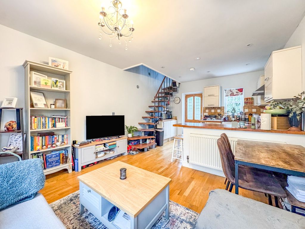 Property photo 2 of 11