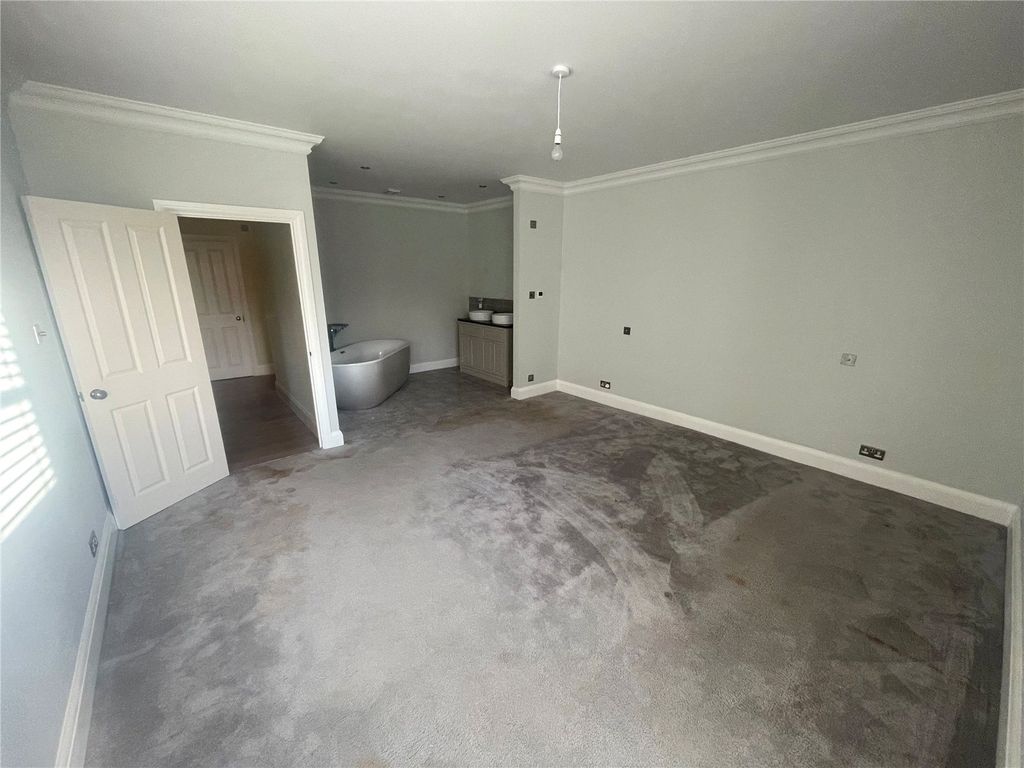 Property photo 2 of 9 Internal