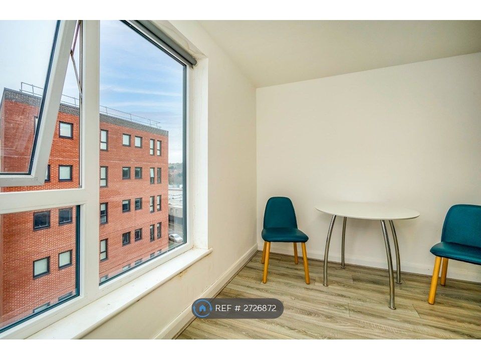 Property photo 3 of 11 Dining Space