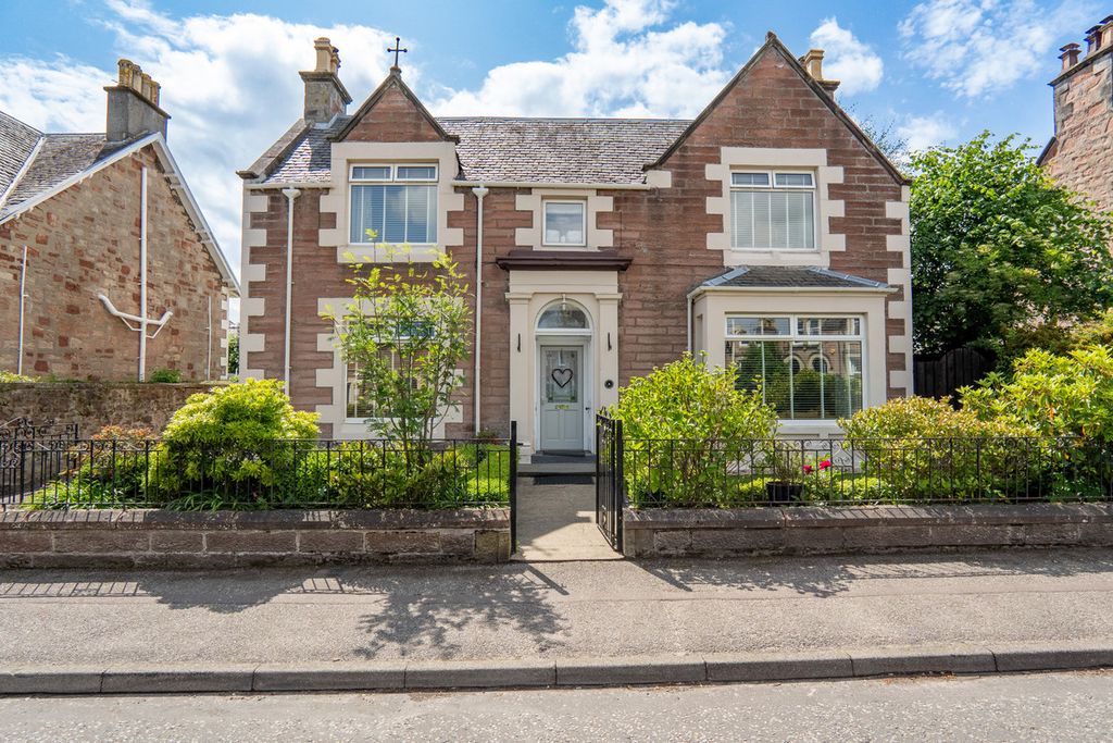 Property photo 1 of 50