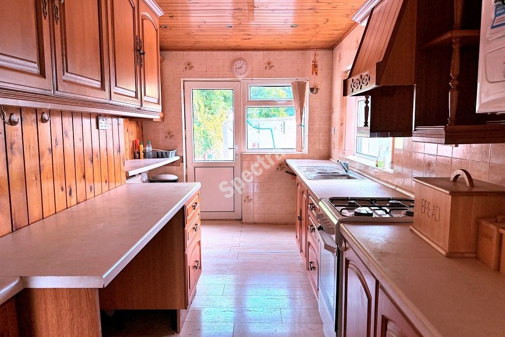 Property photo 2 of 9 Media