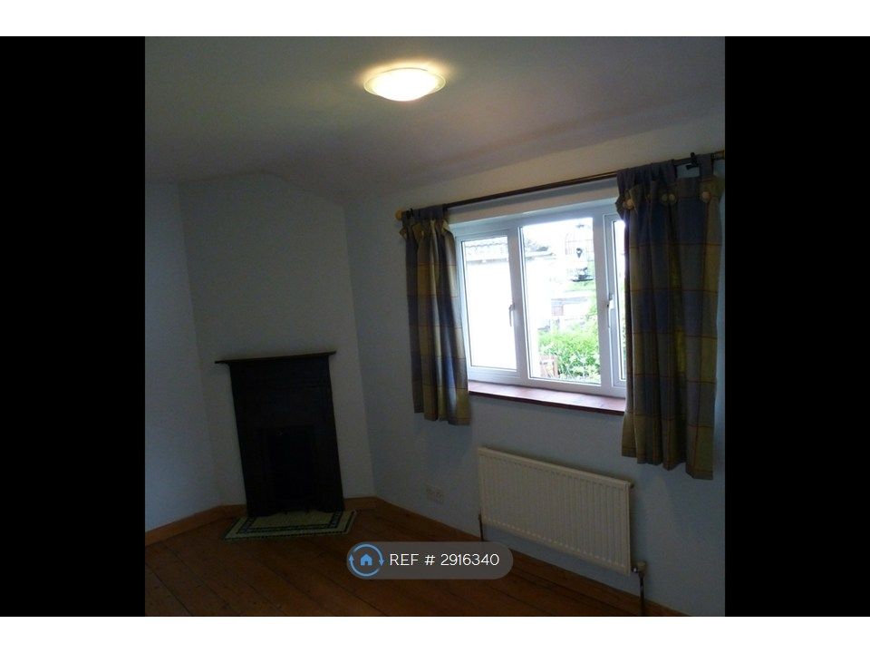 Property photo 3 of 8 Bedroom 2 - Bedroom For Rent