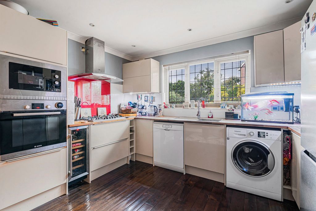 Property photo 2 of 22 20_94913