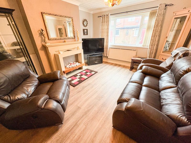 Property photo 3 of 9 Photo 5