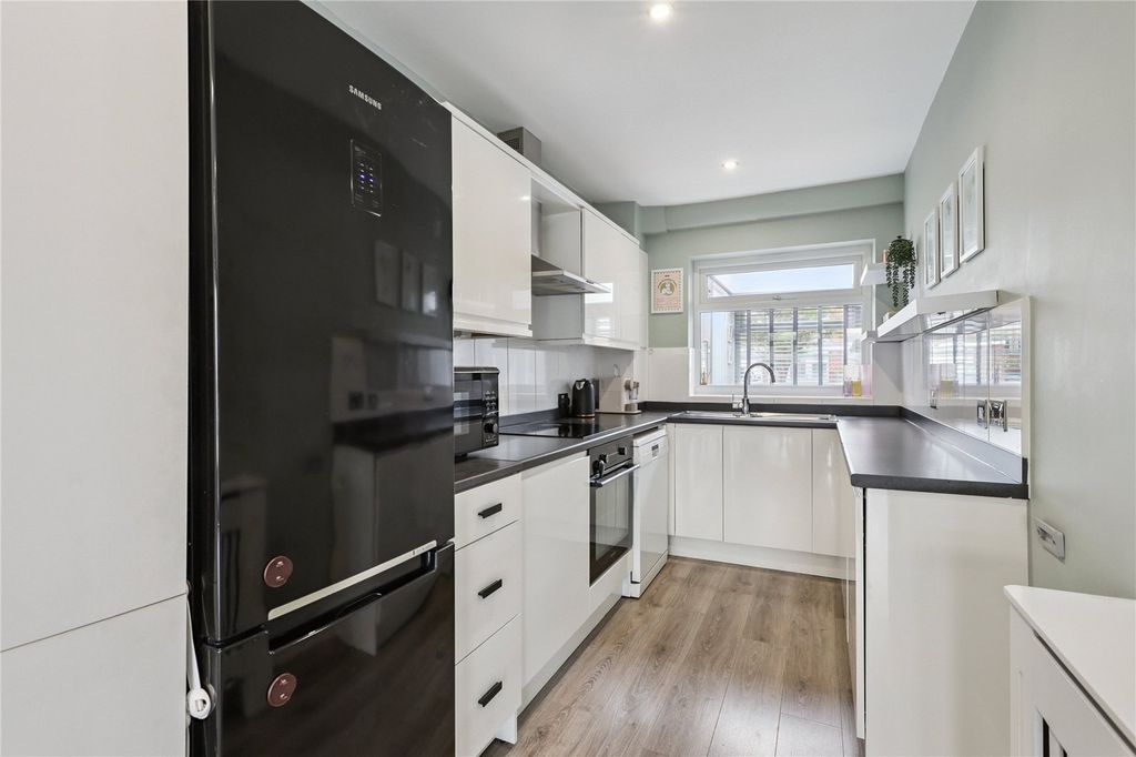 Property photo 3 of 15 Picture No. 19