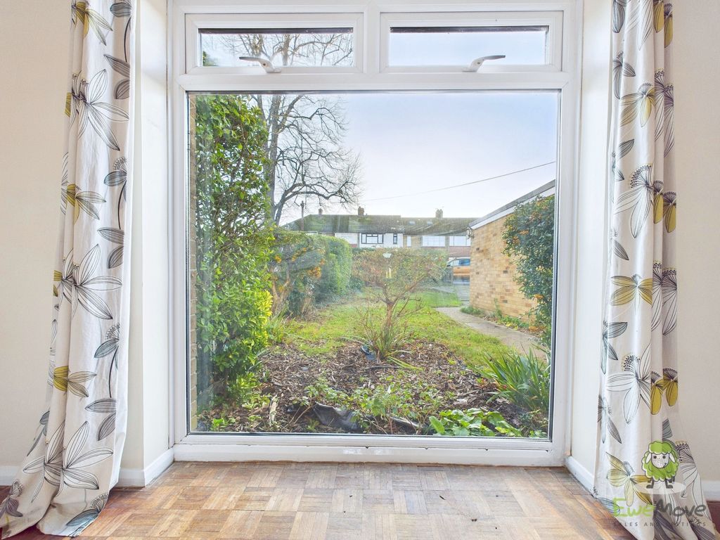 Property photo 3 of 27 Cam01543G0-Pr0168-Still029