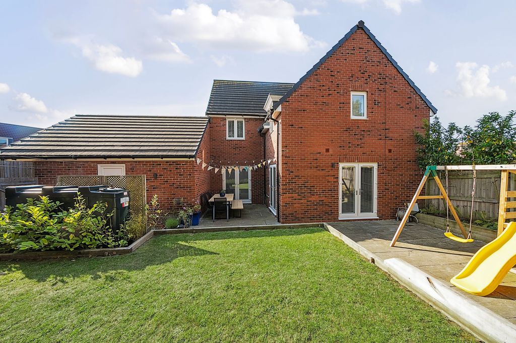 Property photo 3 of 21