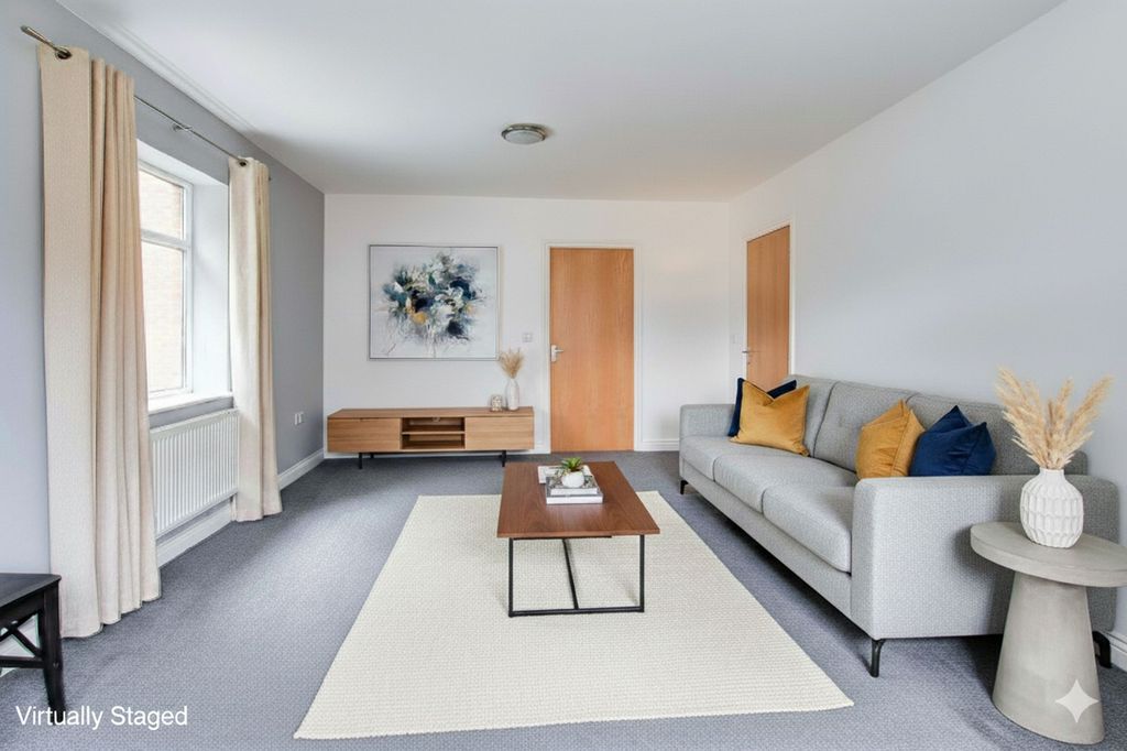 Property photo 2 of 20