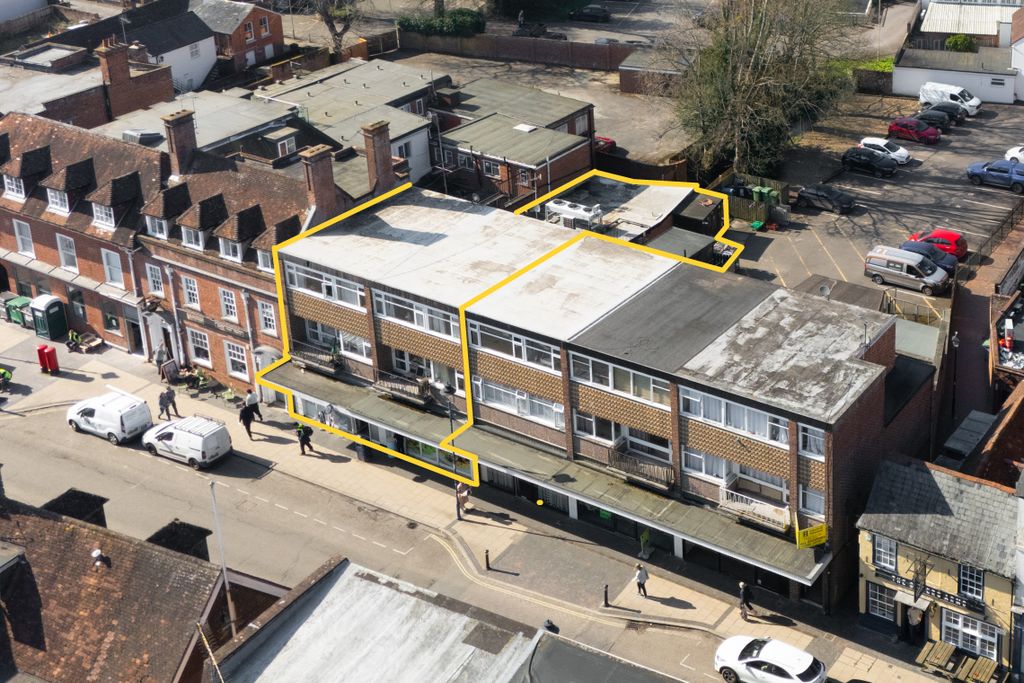 Property photo 2 of 27 34D & 34E High Street, Alton, Hampshire, Gu34 1Bd