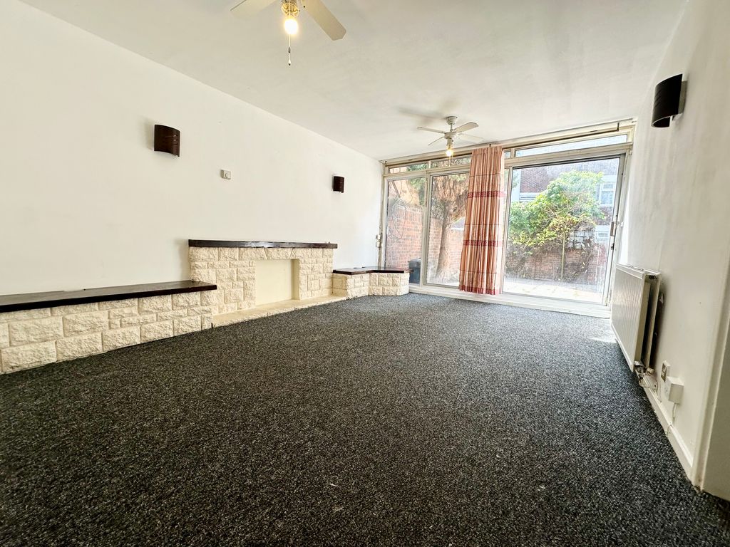 Property photo 1 of 7 Img_E2933