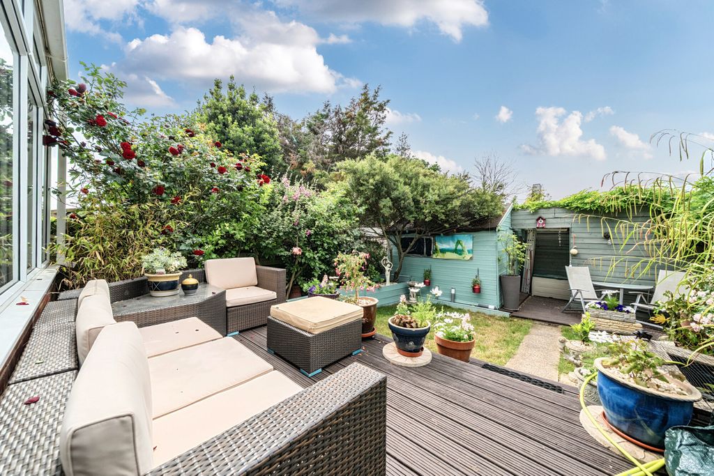 Property photo 3 of 17 1469667-18-6A1Dac...