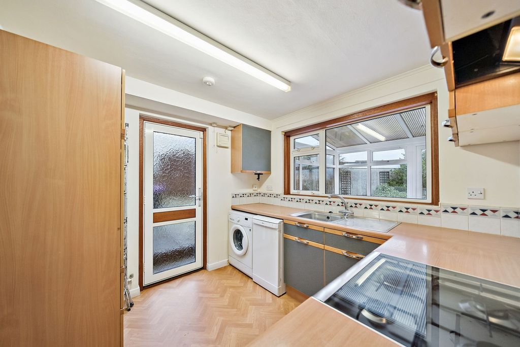 Property photo 2 of 26