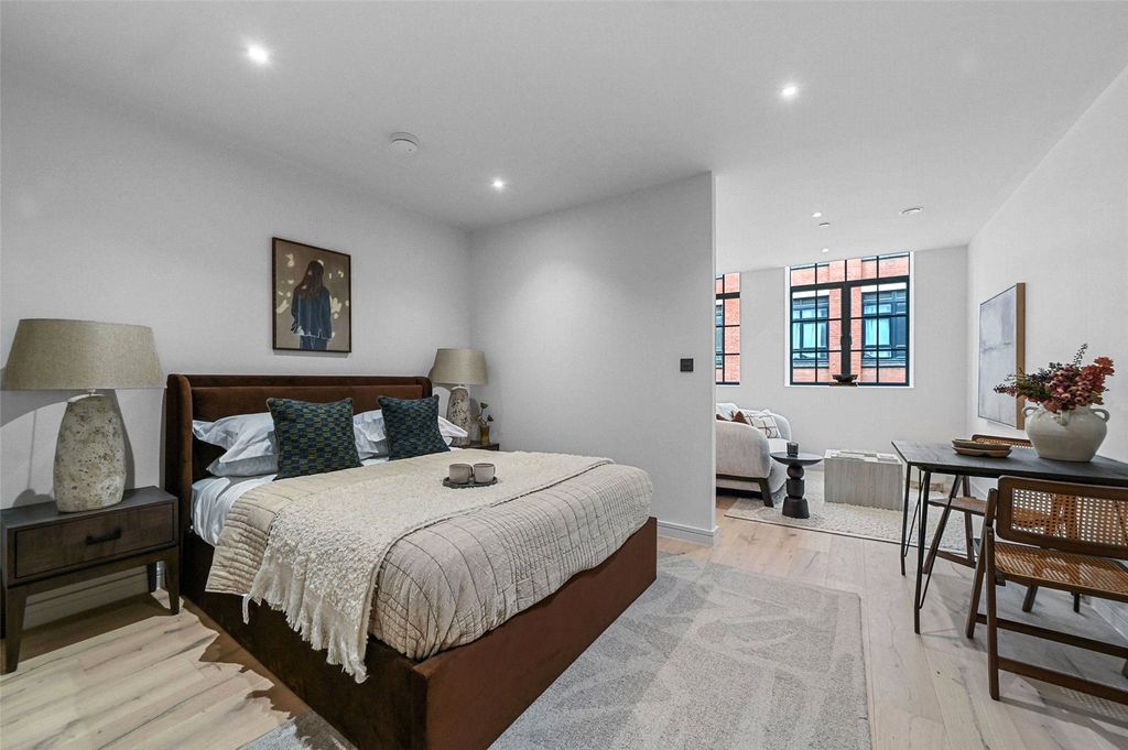 Property photo 1 of 12 Sleeping Area