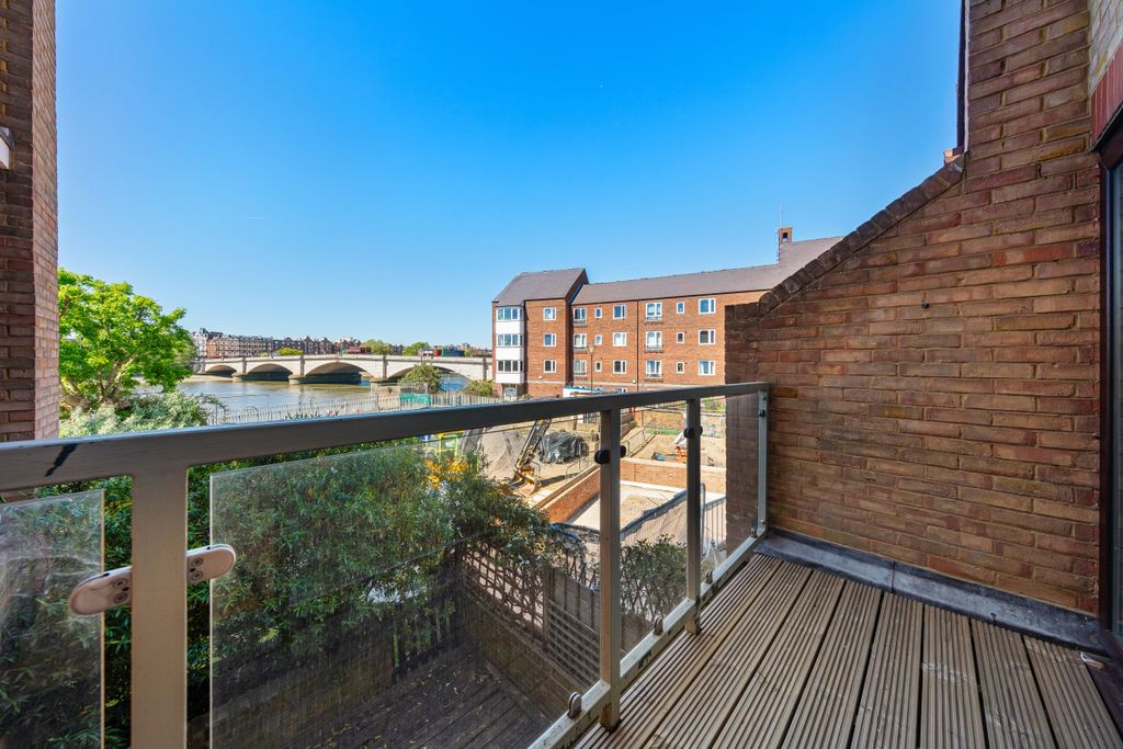 Property photo 2 of 8 094A6390
