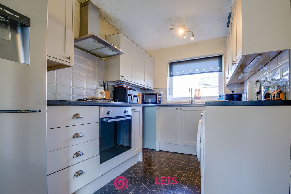 Property photo 2 of 24