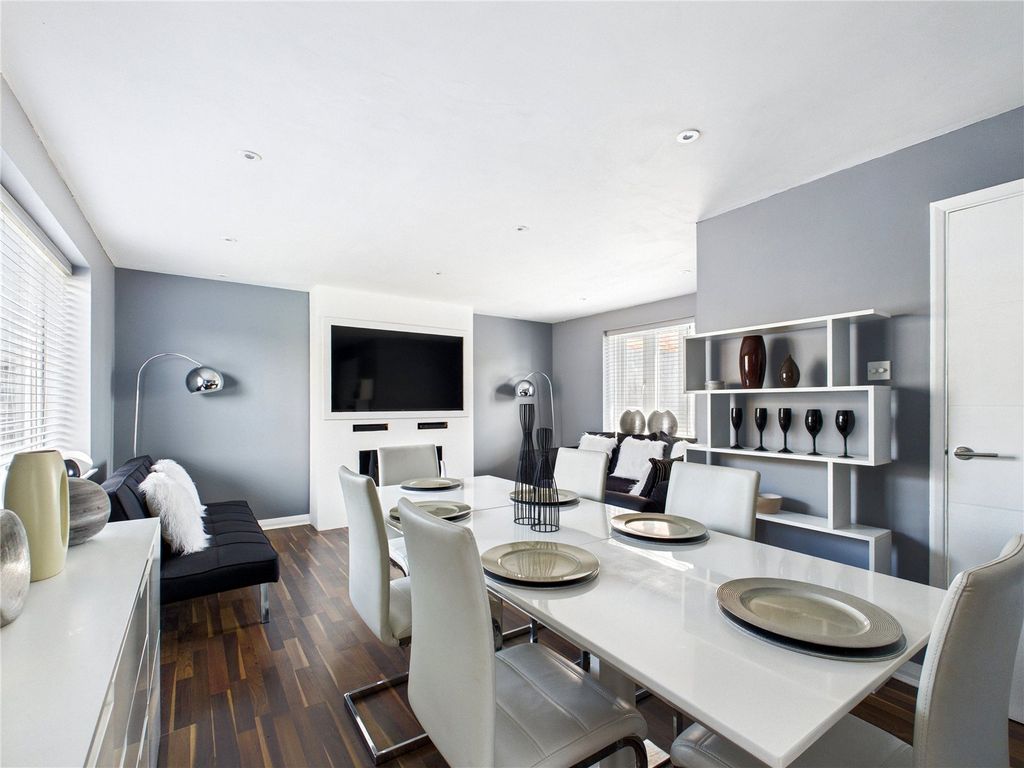 Property photo 2 of 22 Picture No. 23