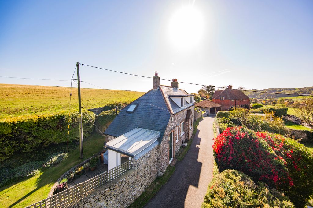 Property photo 2 of 22