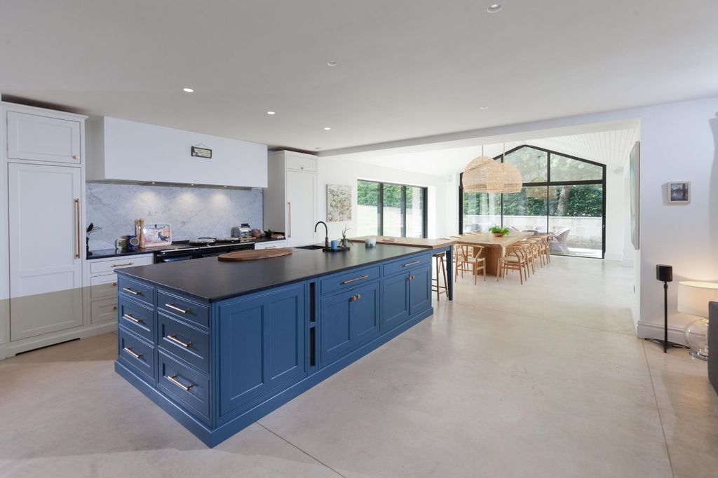 Property photo 3 of 21 Kitchen/Dining Room