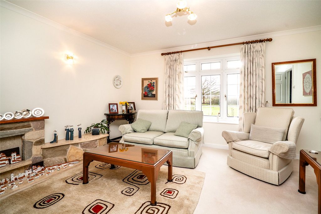 Property photo 3 of 14 Picture No. 05