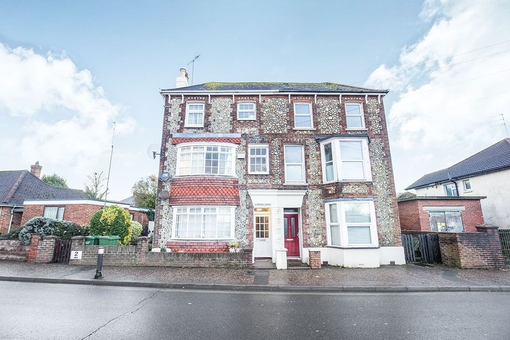 Property photo 1 of 6 Main Page