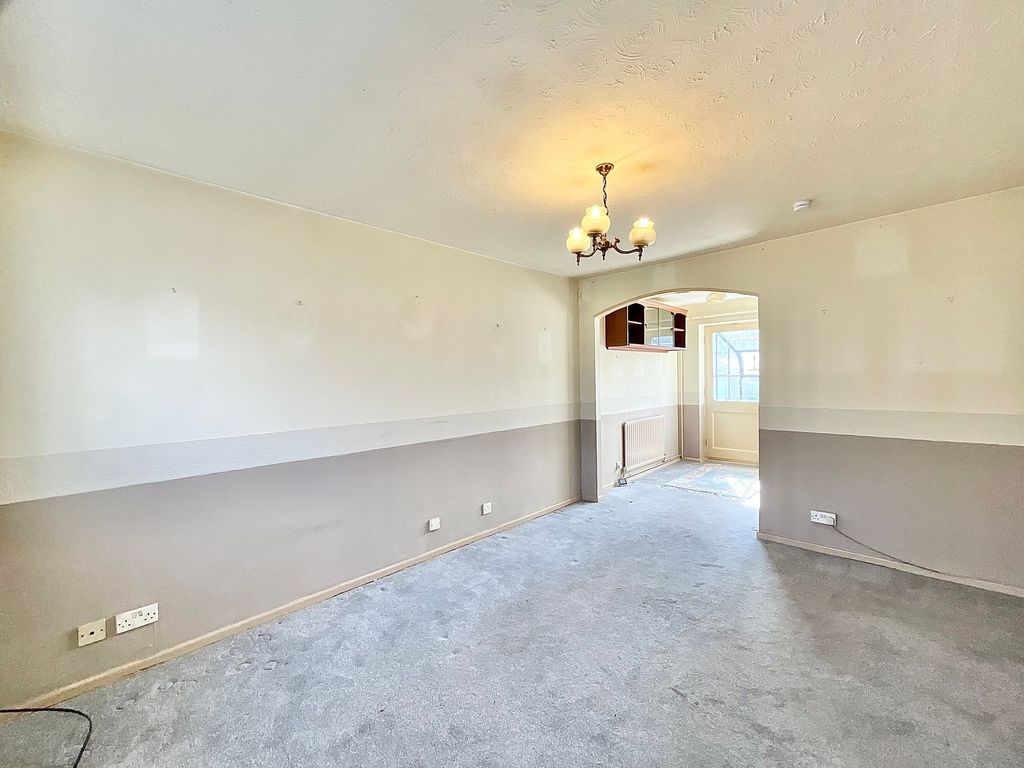 Property photo 2 of 21