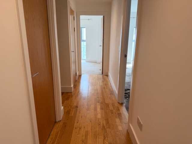 Property photo 2 of 7 Hallway