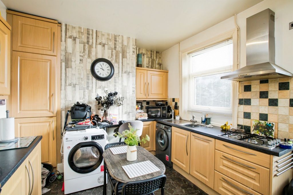 Property photo 3 of 12