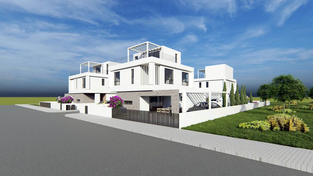 Property photo 3 of 27