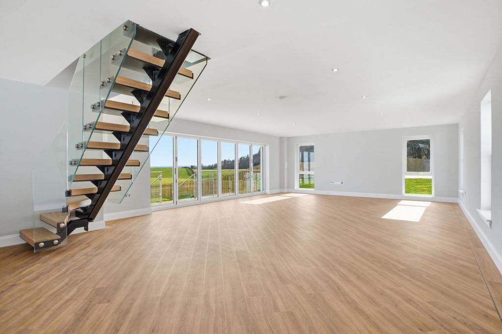 Property photo 3 of 41