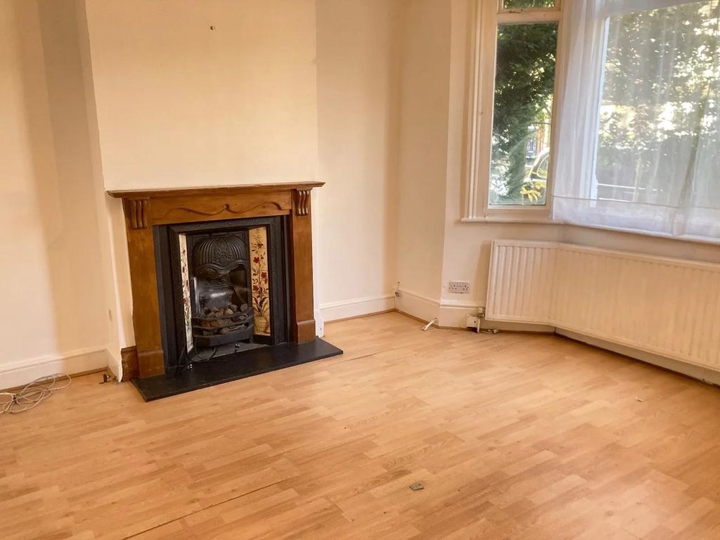 Property photo 2 of 21