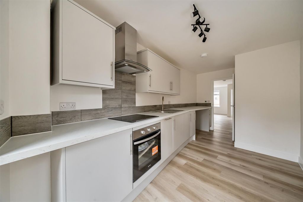 Property photo 2 of 25 1381387-20-691704592A9Fa.Jpg