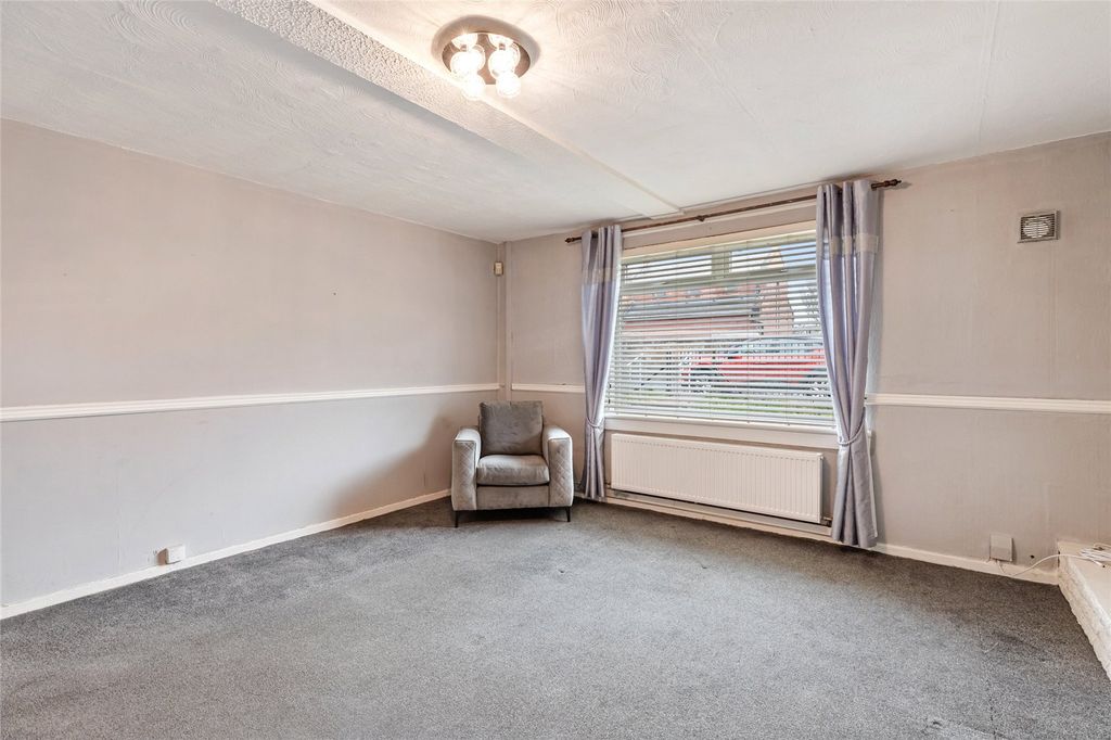 Property photo 2 of 27 Picture No. 21