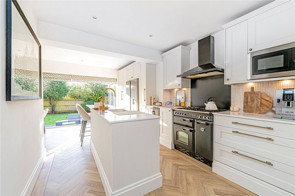 Property photo 3 of 16 Picture No. 18