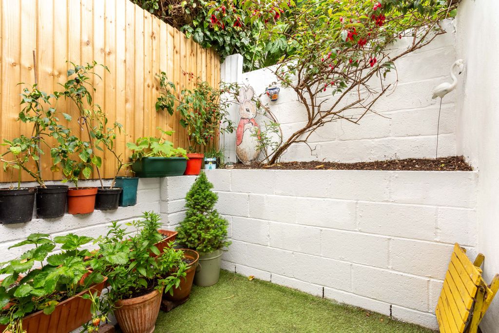 Property photo 3 of 12